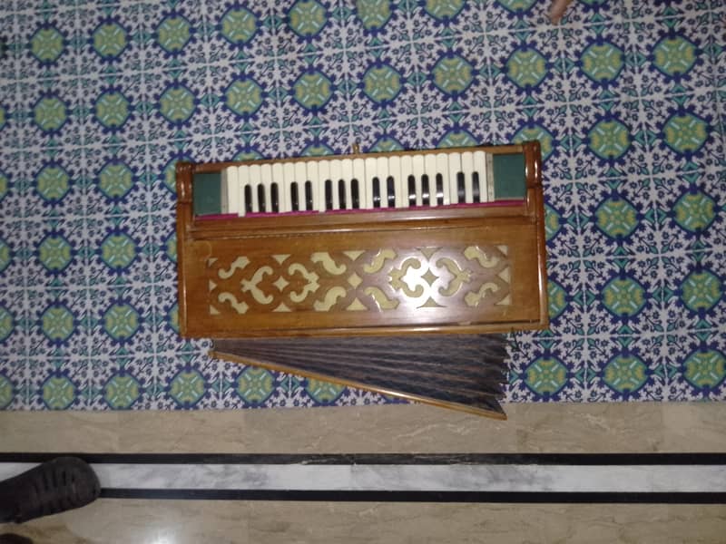 Harmonium for Sale 1