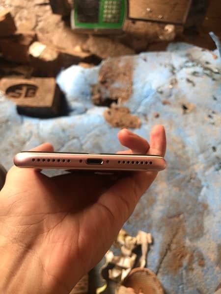 i phone 7plus 256 GB  77 battery health  10/10 condition 3