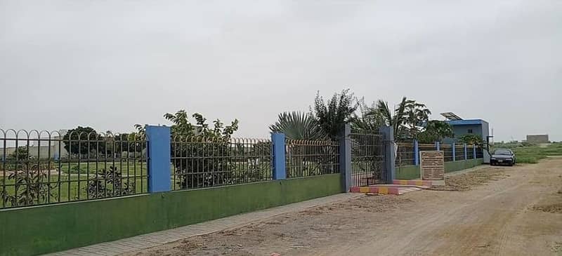 PLOT AVAILABLE FOR IN KARACHI BAR 25-A BOUNDARY WALL SOCIETY. 13