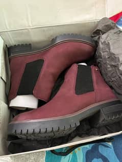 maroon boots