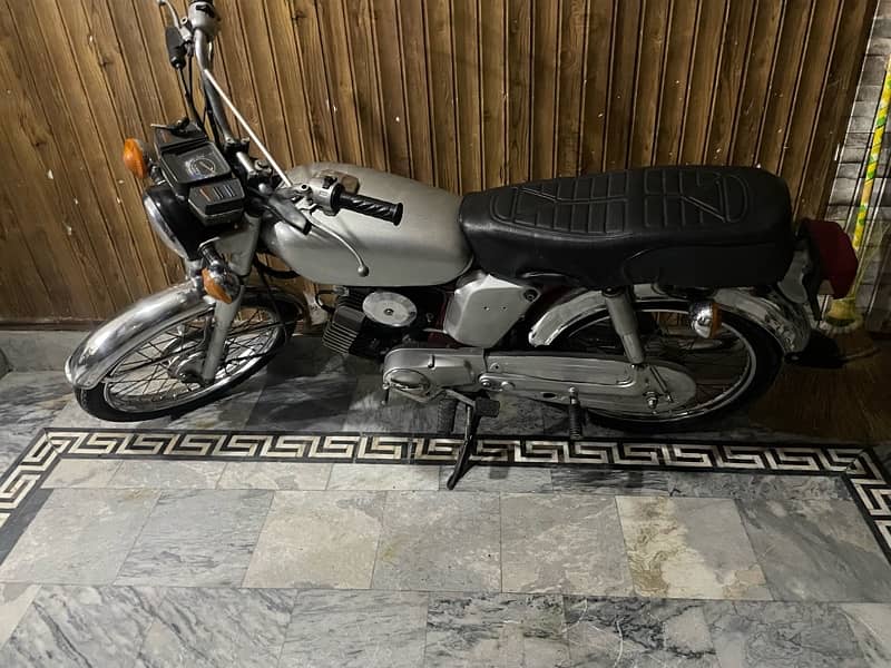 yamaha bike motorcycle  for sale 0