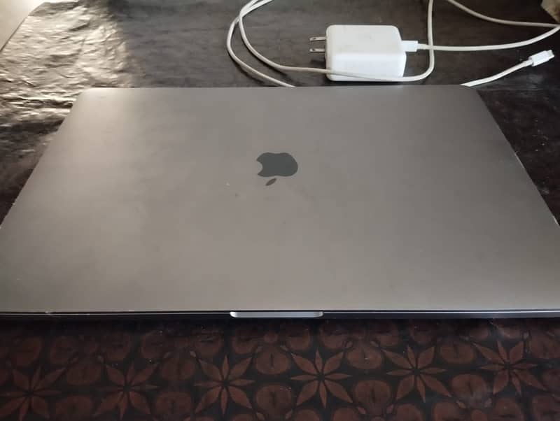 Mac book pro urgent sale 0