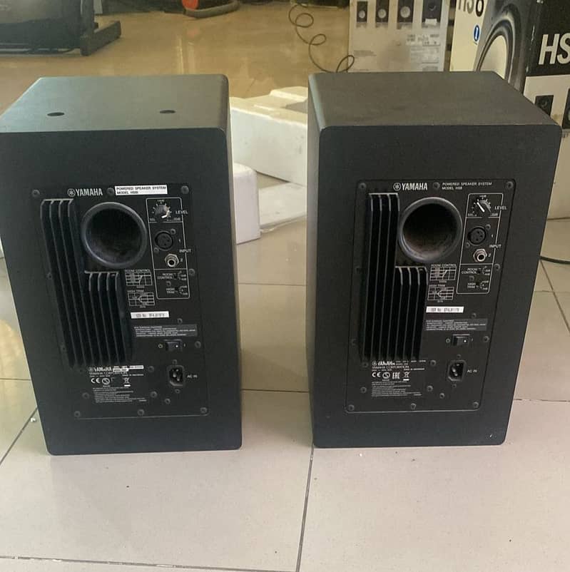 Yamaha HS8 Studio Monitors (Pair) 3