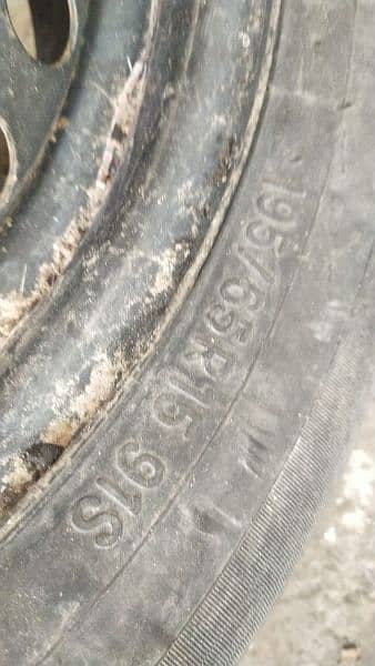 tyre stapni 5 nati Corolla Honda 2