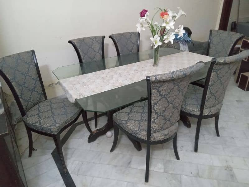 6 seated beautiful wooden dining table 0