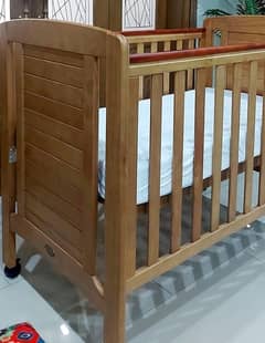 Zubaidas baby cot / baby bed brown color