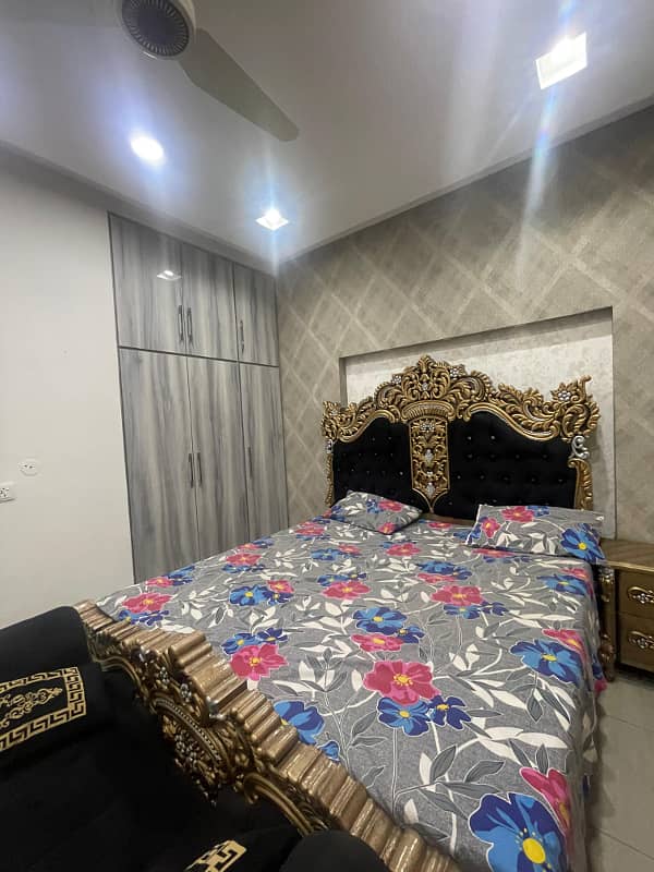 Luxurious 5 Marla Fully Furnished House for Rent in Bahria Town, Lahore 2