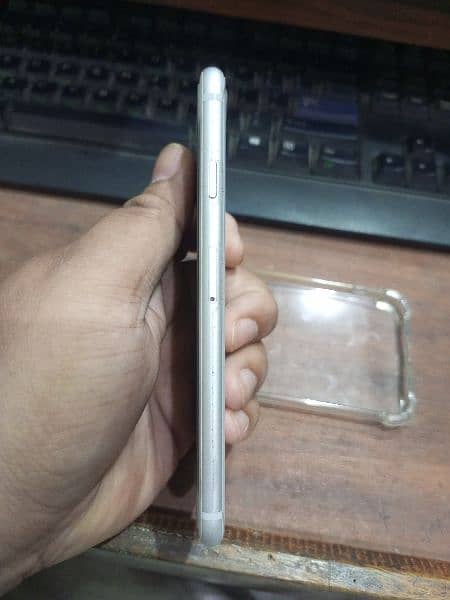 Iphone 8 apple PTA approved 3