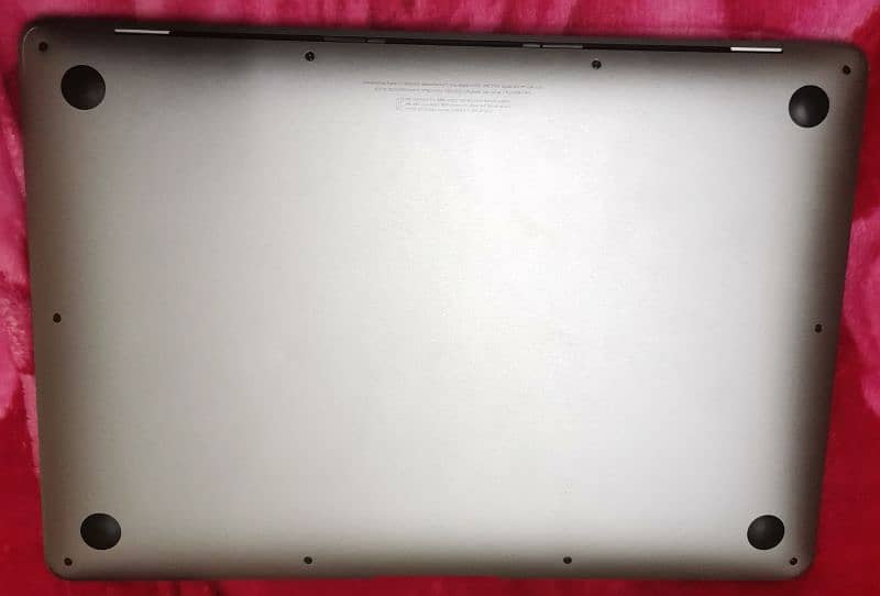 MACBOOK AIR 2019 , CORE I5,WITH 8/128, and Retina display 13 inches 2