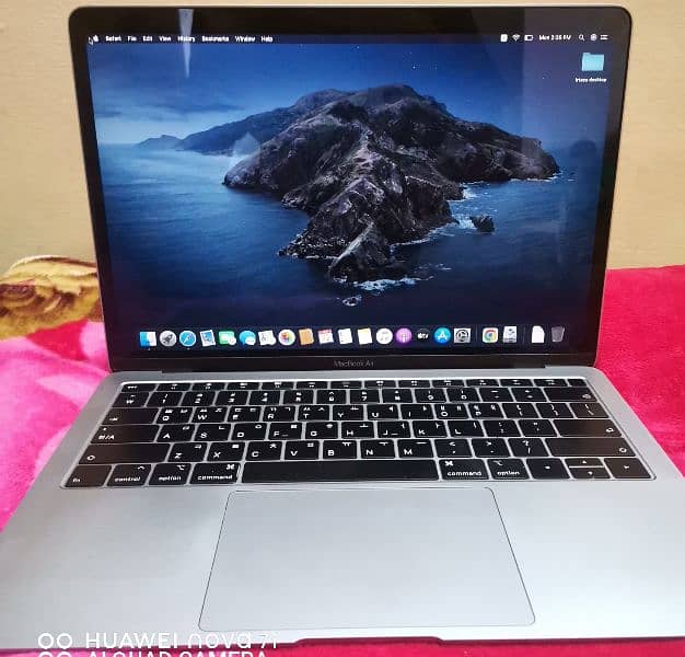 MACBOOK AIR 2019 , CORE I5,WITH 8/128, and Retina display 13 inches 4