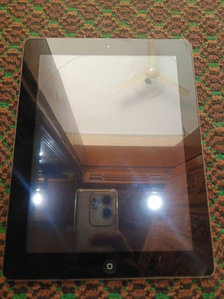 Apple Ipad 64Gb, Screen Little Crack 3