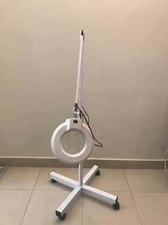 Magnifying lamp with light