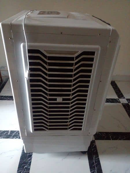 I zone air coolar with ice boxes 4