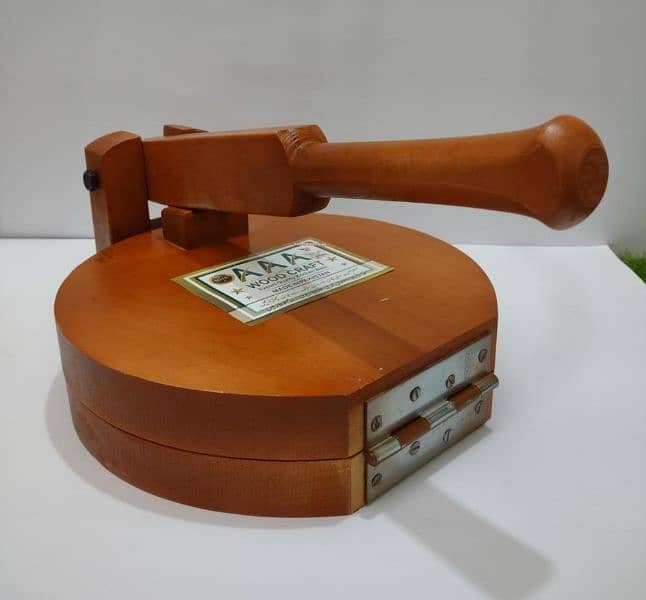 roti maker wooden 1