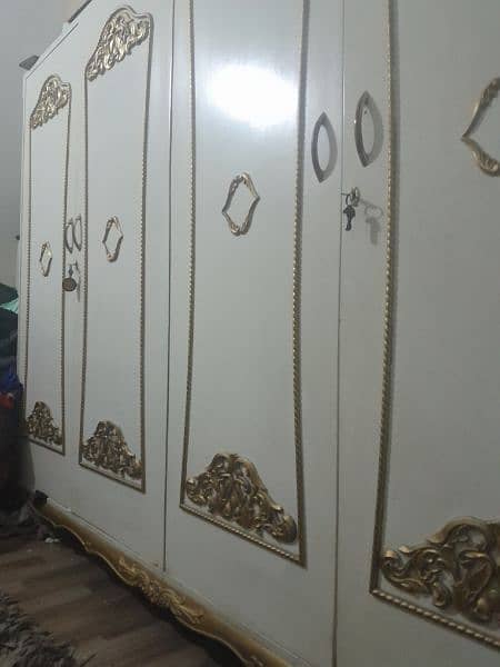 Four Door Wardrobe Excellent Condition 5