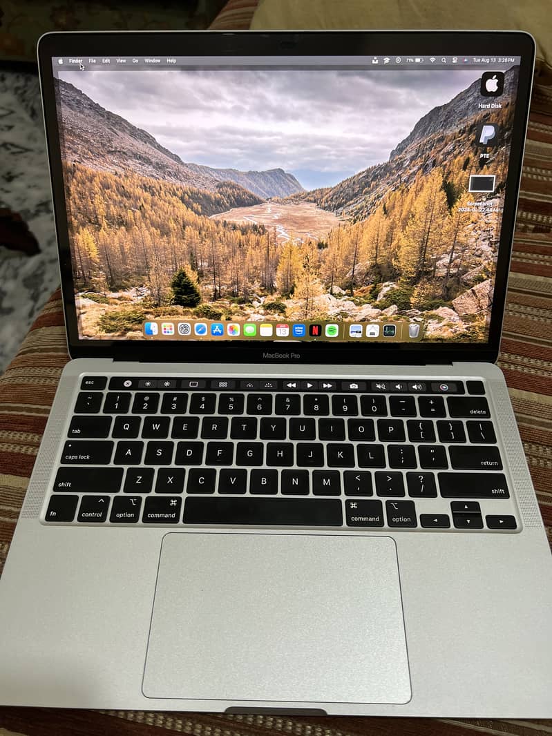 Apple Macbook pro ( Mid 2020 ) 2