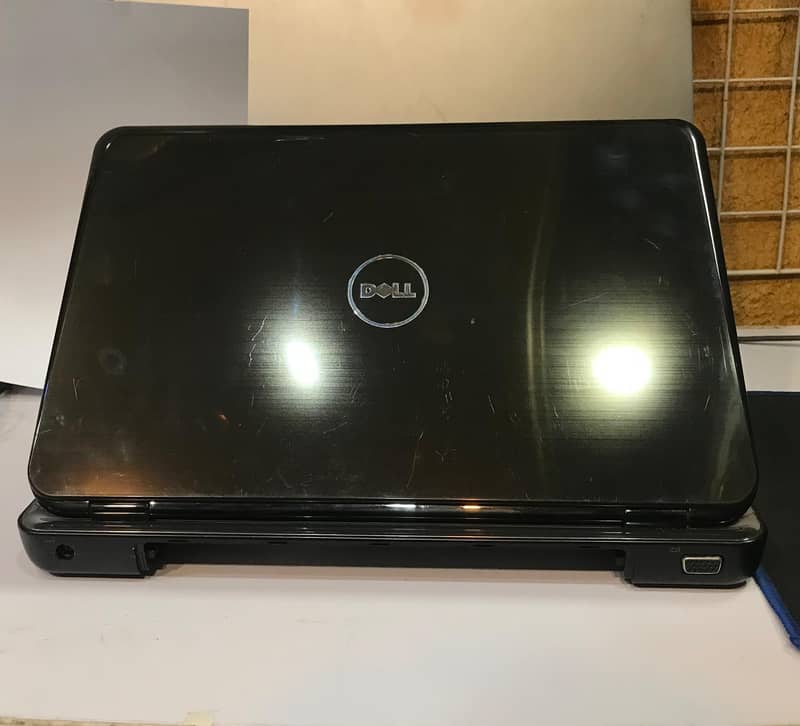 Dell Inspiron N3010 1