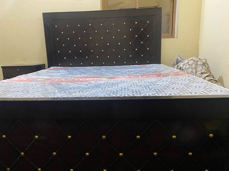 Double Bed With Mattress 5