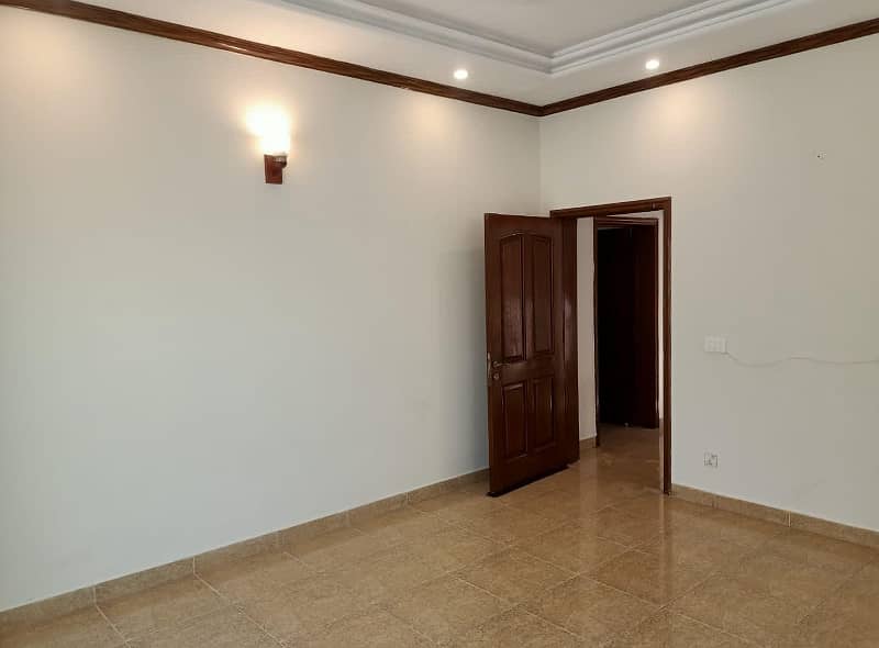 1 Kanal Upper Portion For Rent In DHA Lahore Phase 4 Near Beaconhouse School 3