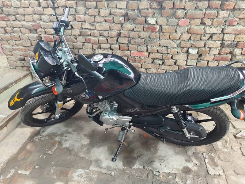 YBR 125G 2023 MODEL Black colour for sale 2