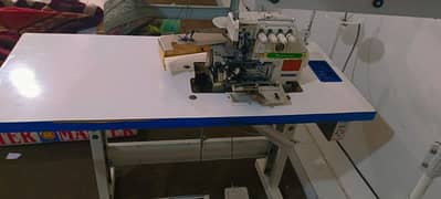 overlock safety and picolock machine used condition 10/10