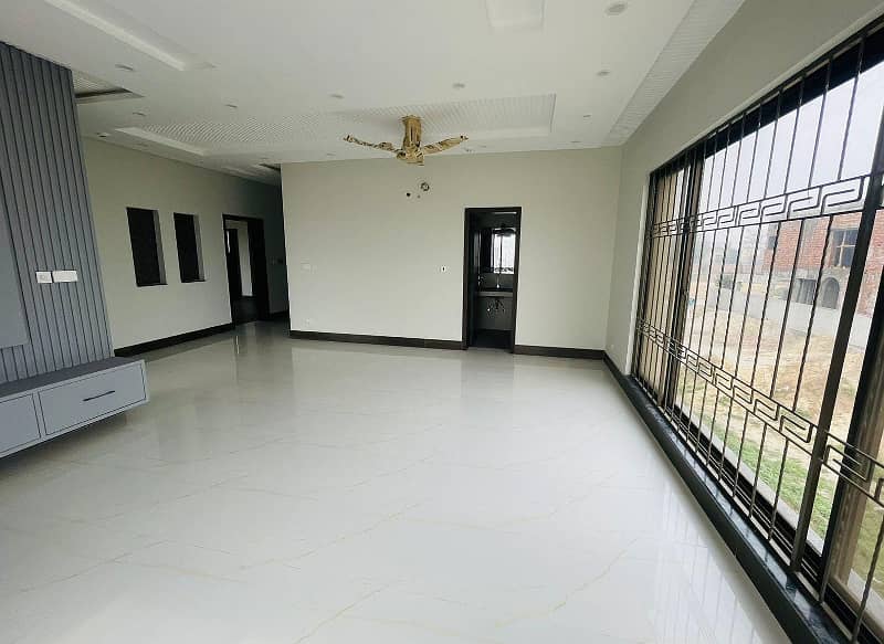 1 Kanal Slightly Used Upper Portion For Rent In DHA Lahore Phase 5 Near Ring Road 11