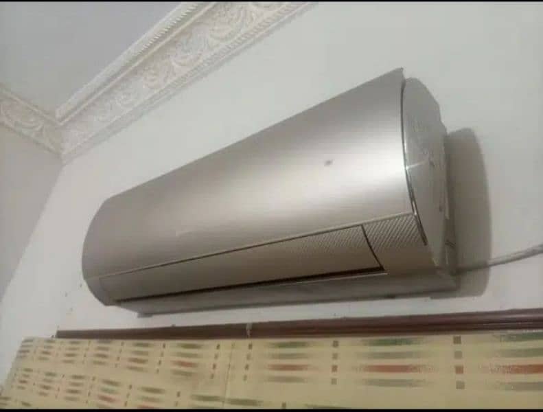 Gree 1.5 ton Urgent sale Inverter AC Heat and Cool 0