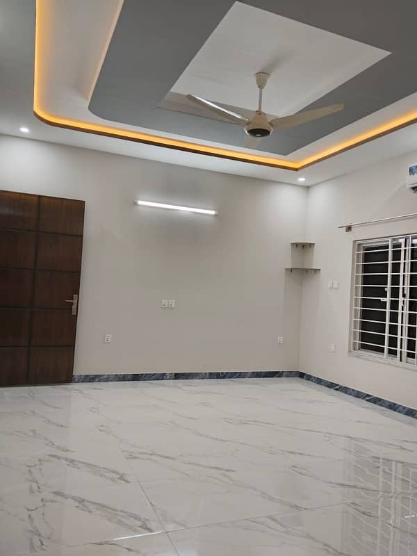 1 Kanal Upper Portion For Rent 4