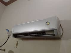 Gree 1.5 ton non inverter long throw model no any fault no repier