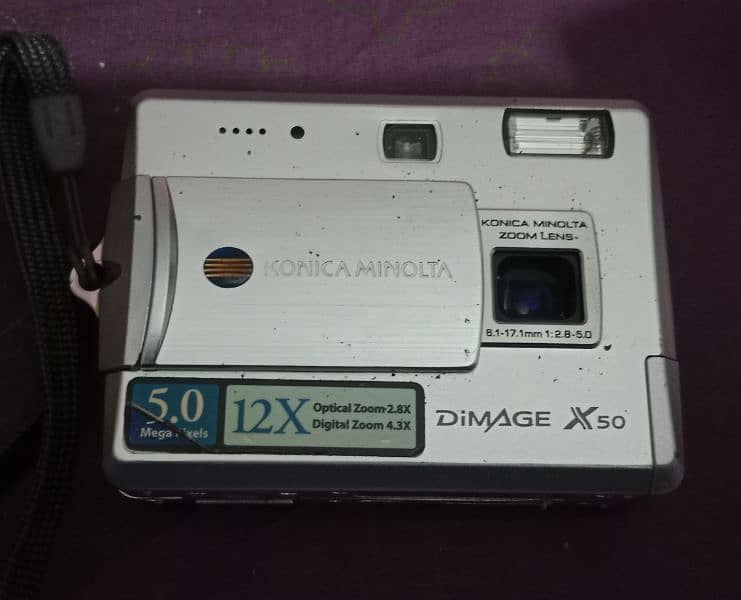 Camera Ricoh and Konica minolta with battery charger 4