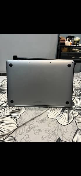 Macbook pro 2018 with box 2