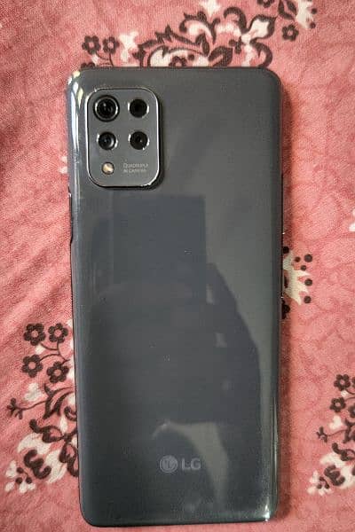 LG k83 6 ,128 03355215652 4