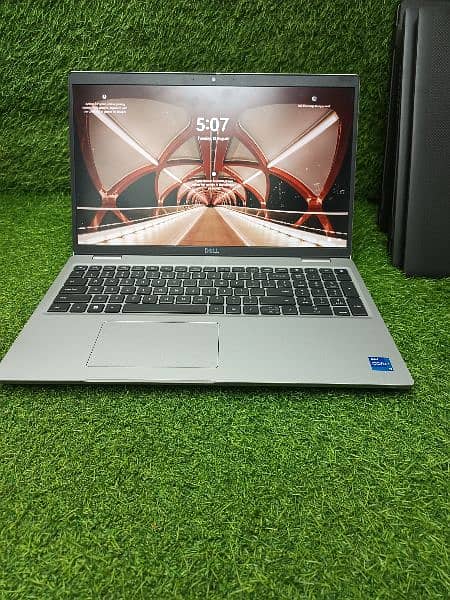 Dell precision 3561  (i7 11th gen) 4