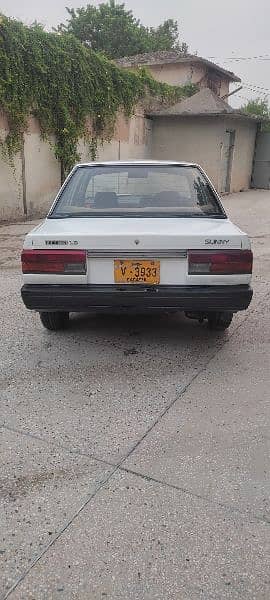 Nissan Sunny 1987 3