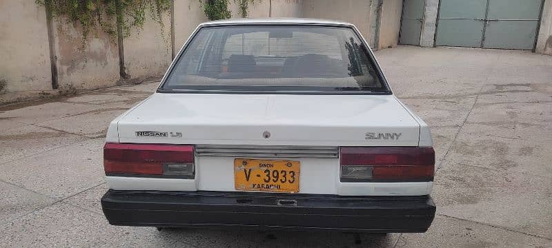 Nissan Sunny 1987 4