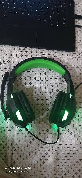 RGB GAMING HEADPHONES 0