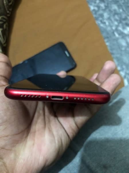 iphone XR 64GB FACTORY UNLOCK NON PTA 6