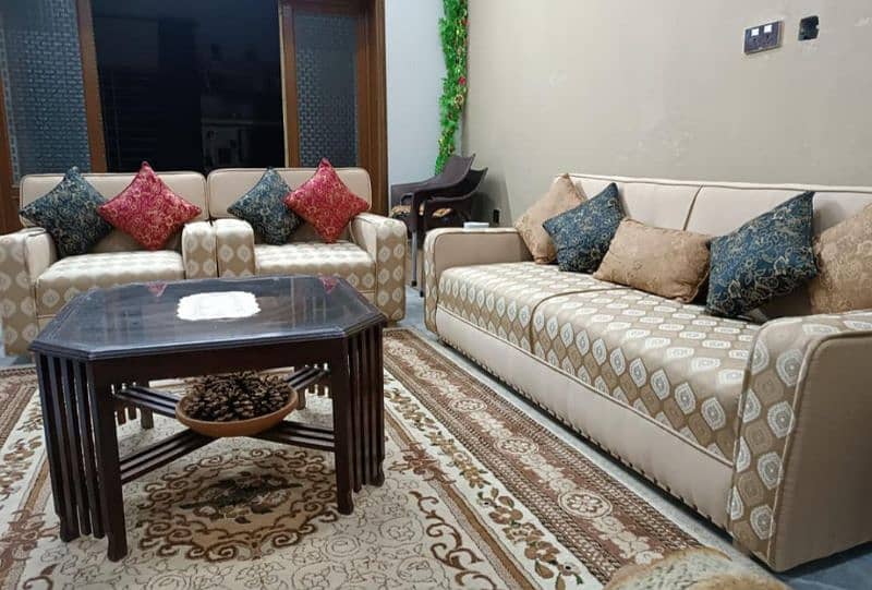 7 Seater Sofa set in excellent condition 0