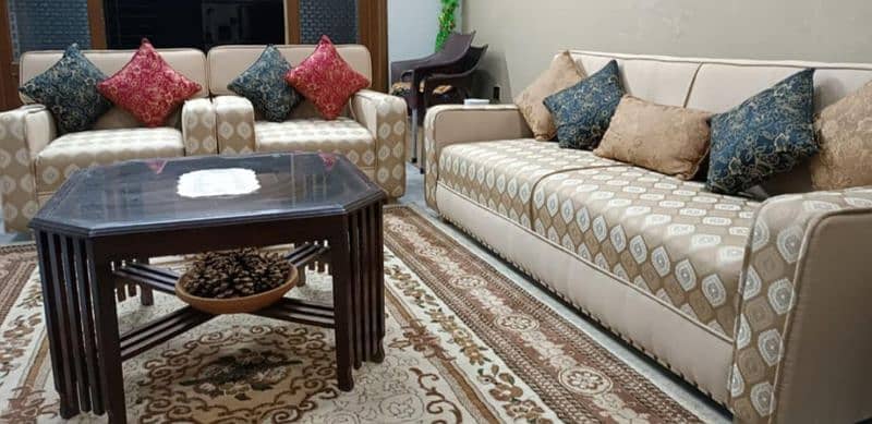 7 Seater Sofa set in excellent condition 1