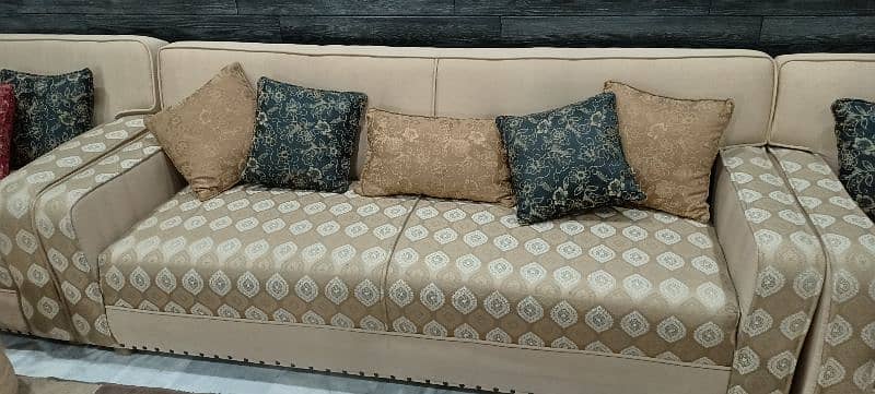 7 Seater Sofa set in excellent condition 10