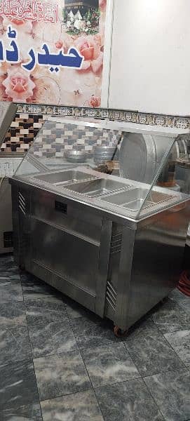 steel counter with 3 tray 1