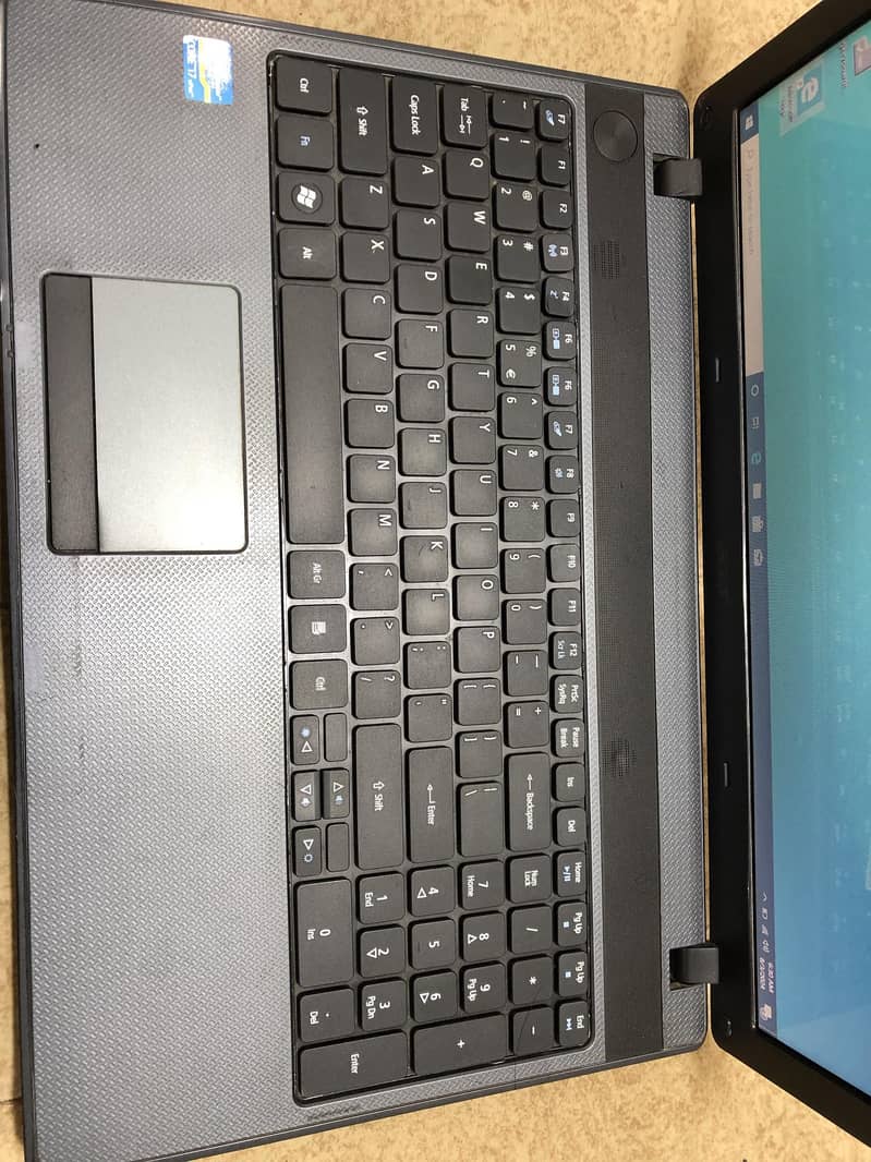 Acer Aspire 5749 Core i7 2nd Generation Awesome Numpad laptop 2