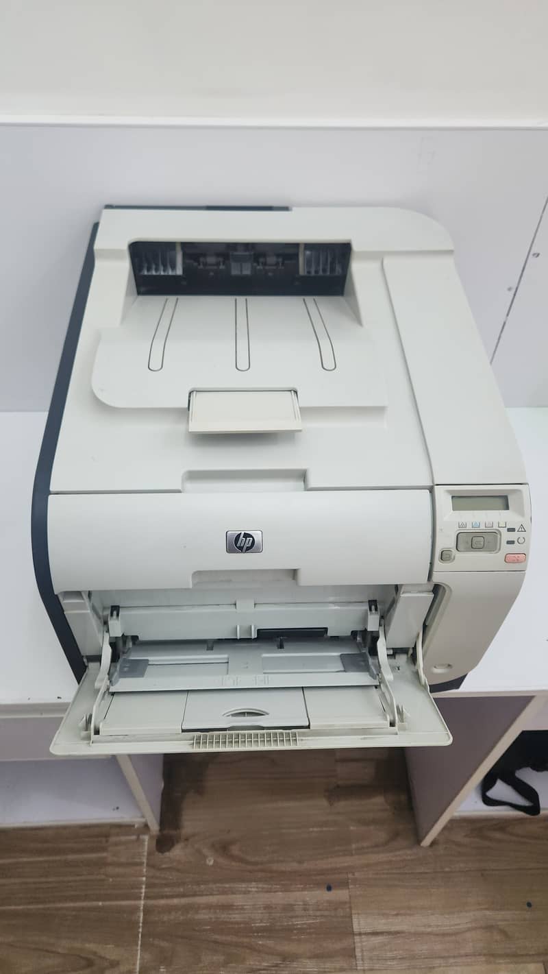 HP CP 2025 Color Printer Available 1