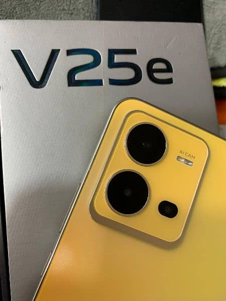 Vivo V25E Gold Color Changing phone 8/128GB 2