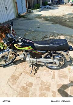 Black Honda CD 70