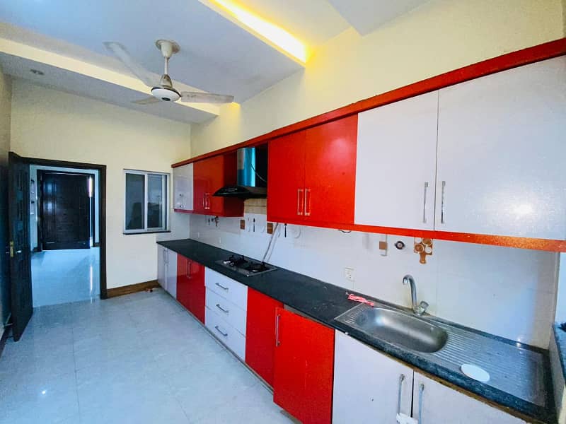 Beautiful New 3 bed 5 Marla House With Double Kitchen for Rent Ali Park Near Bhatta Chowk 6