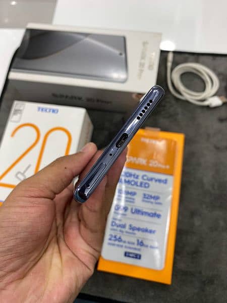 Tecno Spark 20 Pro Plus
8/256
Complete box
9.8/10 10day use 5