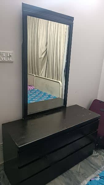 dressing table with mirror 0