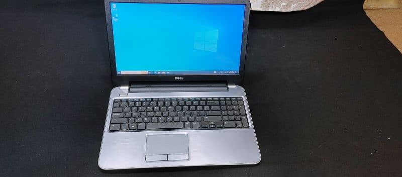 DELL laptop 8Gb RAM Windows 10 pro. CPU%21 AMD A8 HD Graphics DDR3 9