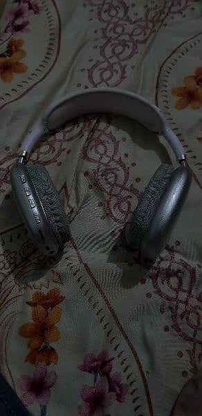 p9 headphones 1